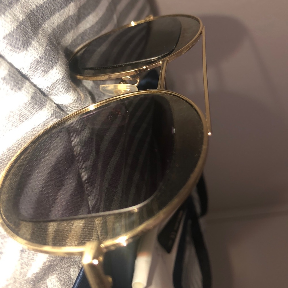 Gucci Sunglasses - Picture 3 of 6